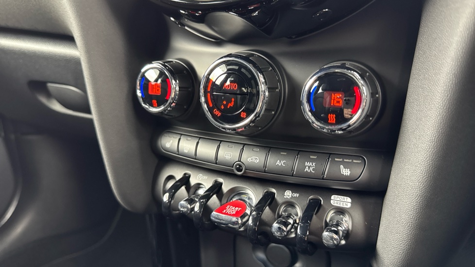 MINI Hatchback 1.5 Cooper Exclusive 5dr Auto [Comfort Pack] Petrol Hatchback - Image 45