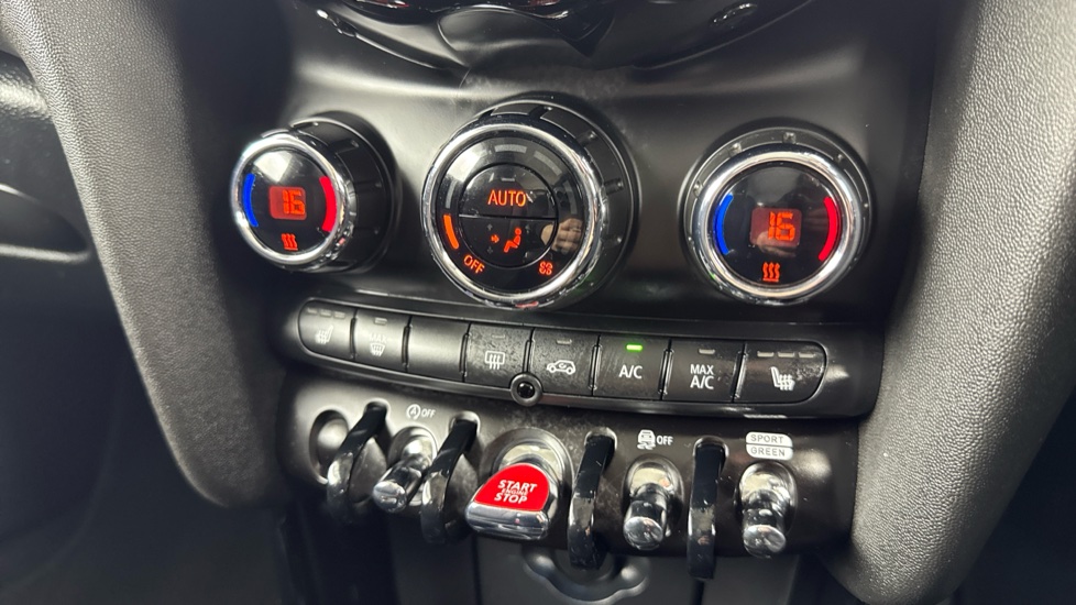 MINI Hatchback 1.5 Cooper Classic 3dr Auto [Comfort Pack] Petrol Hatchback - Image 46