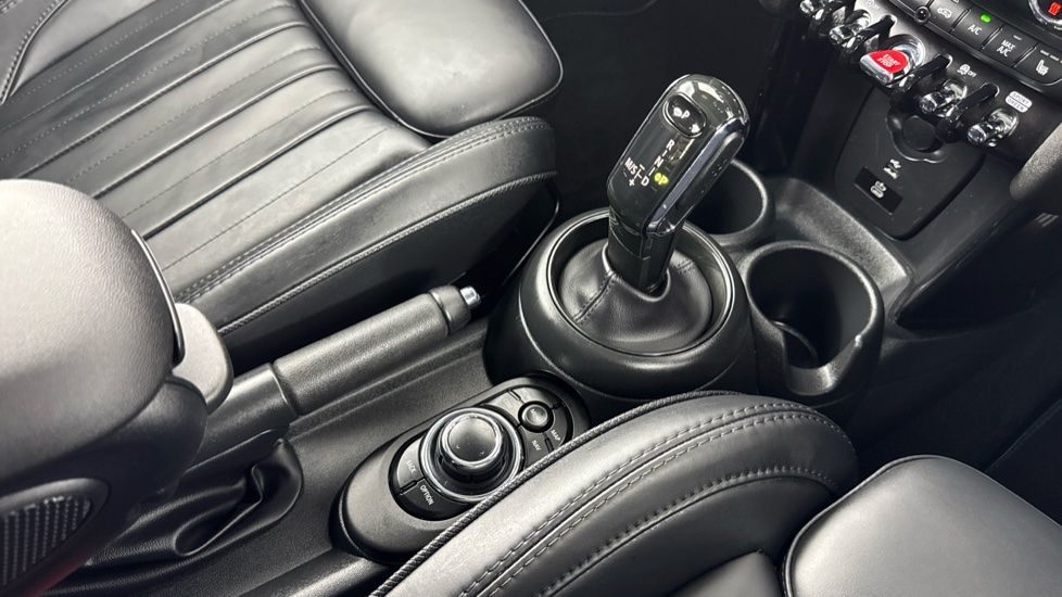 MINI Hatchback 1.5 Cooper Exclusive Premium Plus 3dr Auto Petrol Hatchback - Image 10