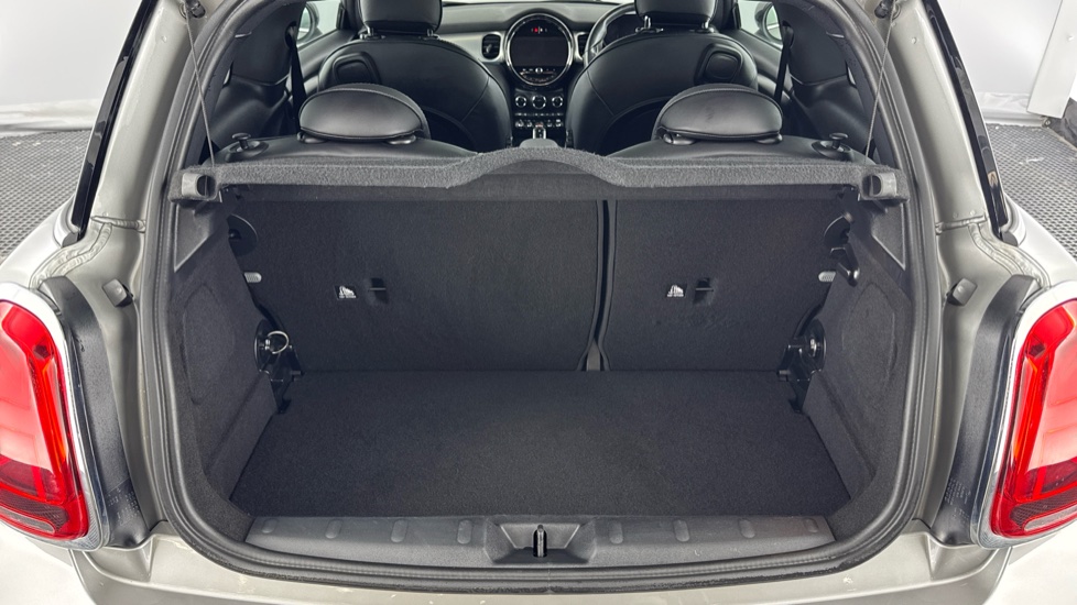 MINI Hatchback 1.5 Cooper Exclusive Premium Plus 3dr Auto Petrol Hatchback - Image 13