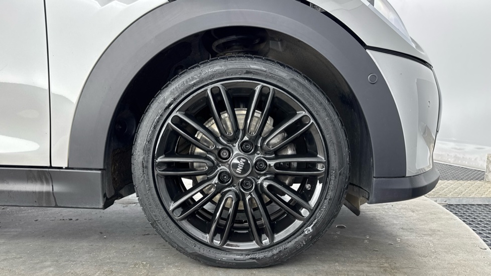 MINI Hatchback 1.5 Cooper Exclusive Premium Plus 3dr Auto Petrol Hatchback - Image 14