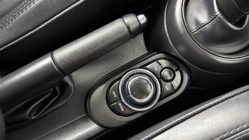 MINI Hatchback 1.5 Cooper Exclusive Premium Plus 3dr Auto Petrol Hatchback - Image 19