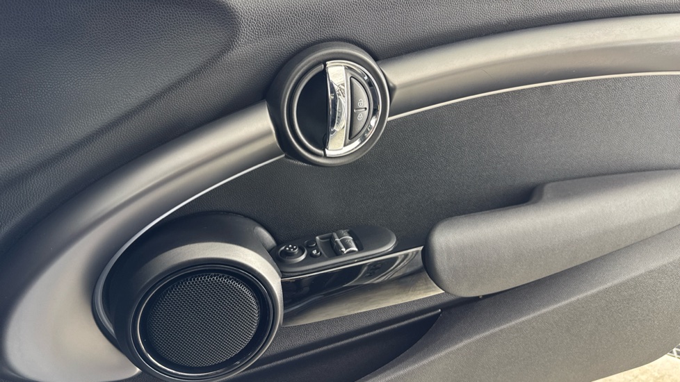 MINI Hatchback 1.5 Cooper Exclusive Premium Plus 3dr Auto Petrol Hatchback - Image 20