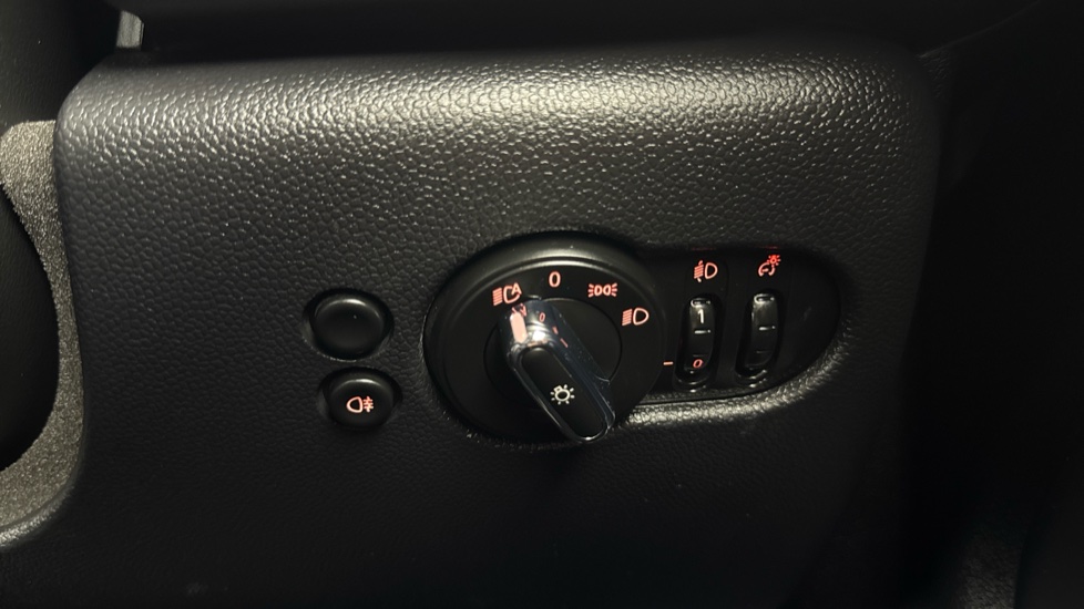 MINI Hatchback 1.5 Cooper Exclusive Premium Plus 3dr Auto Petrol Hatchback - Image 46
