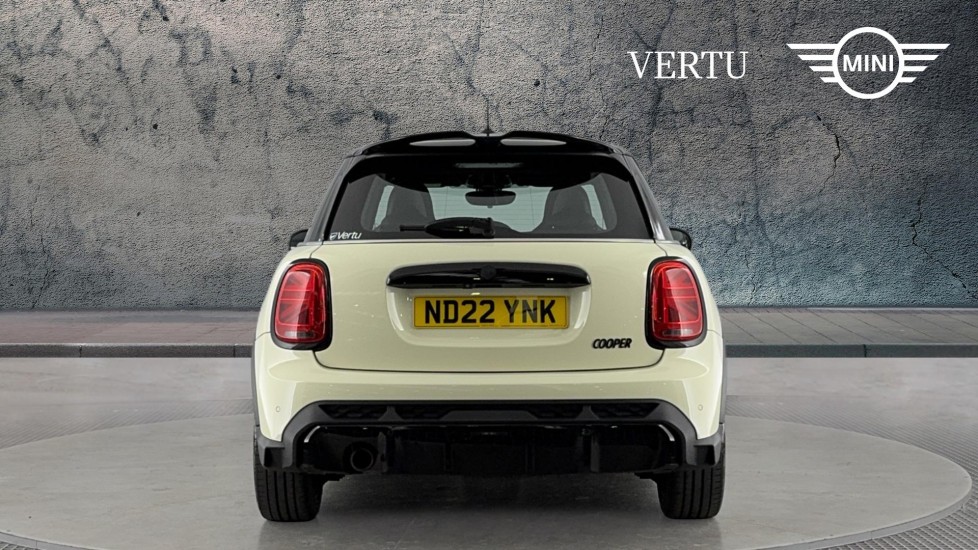 MINI Hatchback 1.5 Cooper Sport 5dr Auto [Comfort/Nav Pack] Petrol Hatchback - Image 15