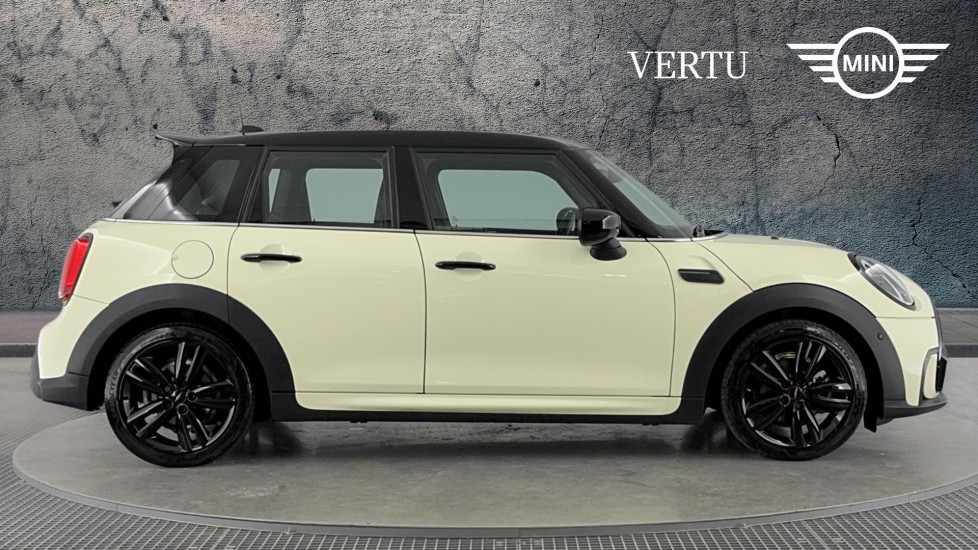 MINI Hatchback 1.5 Cooper Sport 5dr Auto [Comfort/Nav Pack] Petrol Hatchback - Image 3