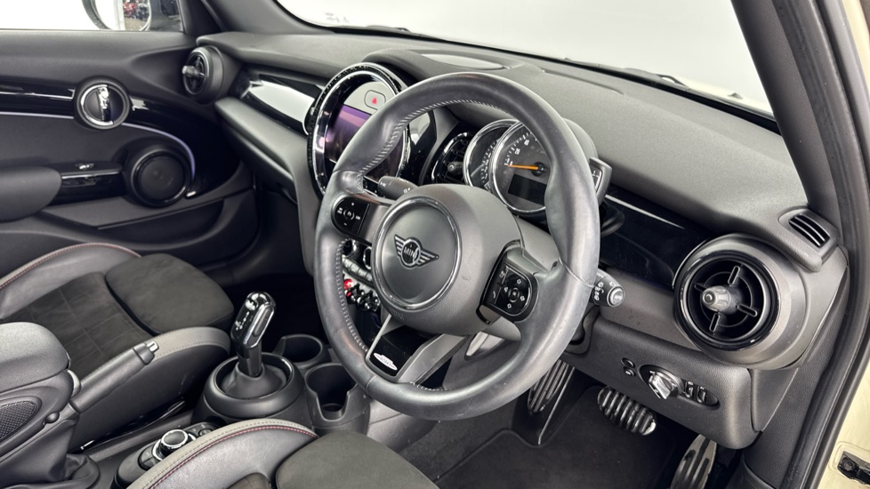 MINI Hatchback 1.5 Cooper Sport 5dr Auto [Comfort/Nav Pack] Petrol Hatchback - Image 6