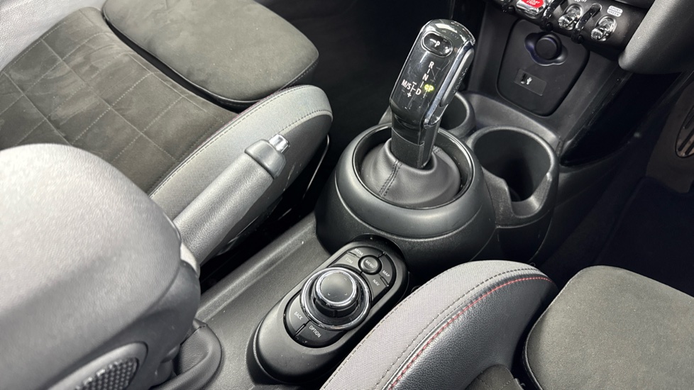 MINI Hatchback 1.5 Cooper Sport 5dr Auto [Comfort/Nav Pack] Petrol Hatchback - Image 10