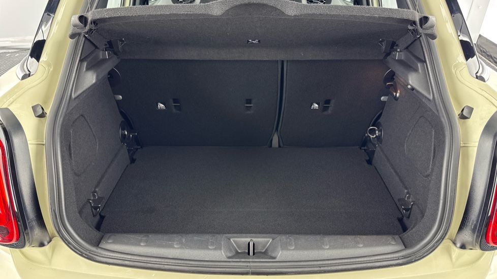 MINI Hatchback 1.5 Cooper Sport 5dr Auto [Comfort/Nav Pack] Petrol Hatchback - Image 13