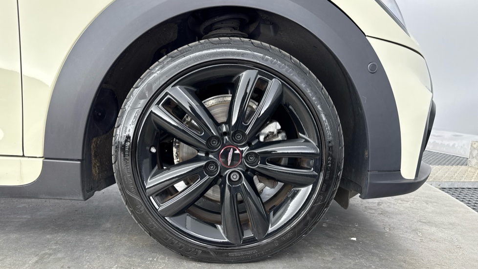 MINI Hatchback 1.5 Cooper Sport 5dr Auto [Comfort/Nav Pack] Petrol Hatchback - Image 14