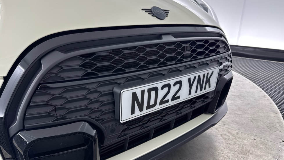 MINI Hatchback 1.5 Cooper Sport 5dr Auto [Comfort/Nav Pack] Petrol Hatchback - Image 30
