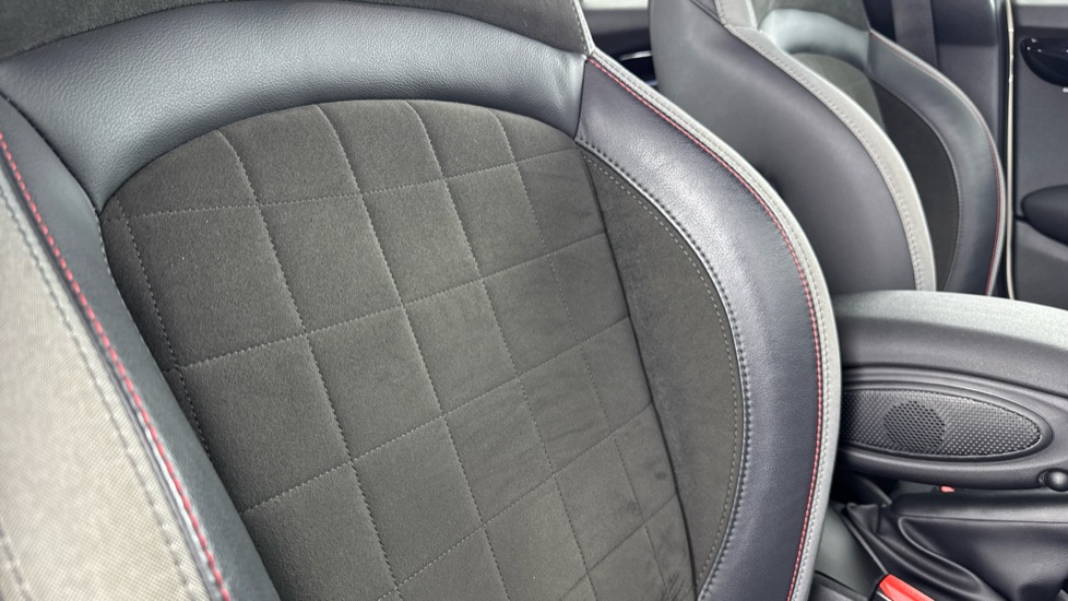 MINI Hatchback 1.5 Cooper Sport 5dr Auto [Comfort/Nav Pack] Petrol Hatchback - Image 37