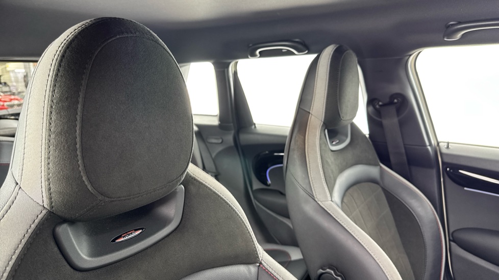 MINI Hatchback 1.5 Cooper Sport 5dr Auto [Comfort/Nav Pack] Petrol Hatchback - Image 38