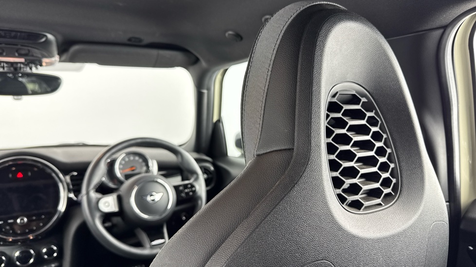 MINI Hatchback 1.5 Cooper Sport 5dr Auto [Comfort/Nav Pack] Petrol Hatchback - Image 42