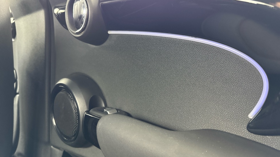 MINI Hatchback 1.5 Cooper Sport 5dr Auto [Comfort/Nav Pack] Petrol Hatchback - Image 43