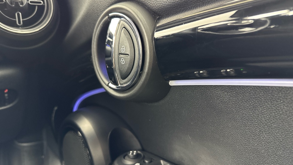 MINI Hatchback 1.5 Cooper Sport 5dr Auto [Comfort/Nav Pack] Petrol Hatchback - Image 53
