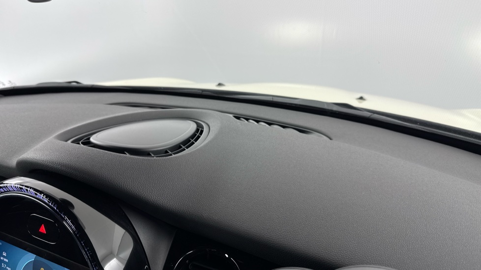 MINI Hatchback 1.5 Cooper Sport 5dr Auto [Comfort/Nav Pack] Petrol Hatchback - Image 61