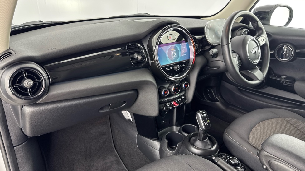 MINI Hatchback 1.5 Cooper Classic 3dr Auto [Comfort Pack] Petrol Hatchback - Image 7