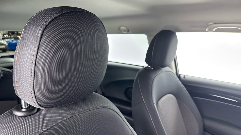 MINI Hatchback 1.5 Cooper Classic 3dr Auto [Comfort Pack] Petrol Hatchback - Image 40