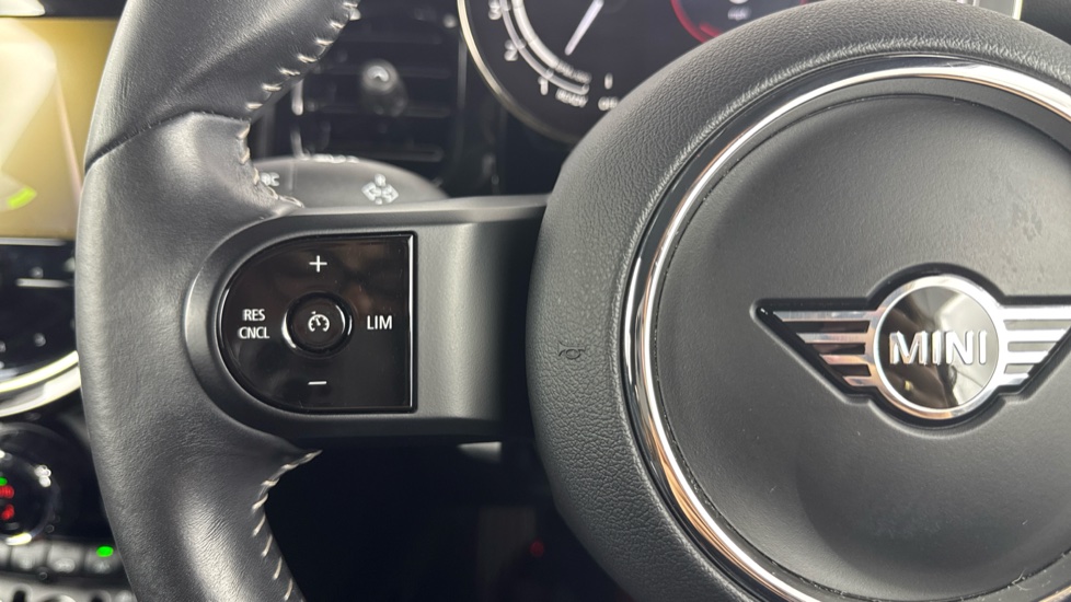 MINI Hatchback 1.5 Cooper Sport Premium 3dr Auto Petrol Hatchback - Image 17