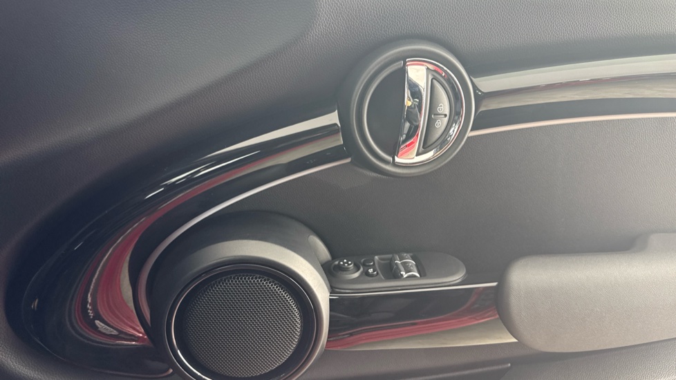 MINI Hatchback 1.5 Cooper Sport Premium 3dr Auto Petrol Hatchback - Image 20