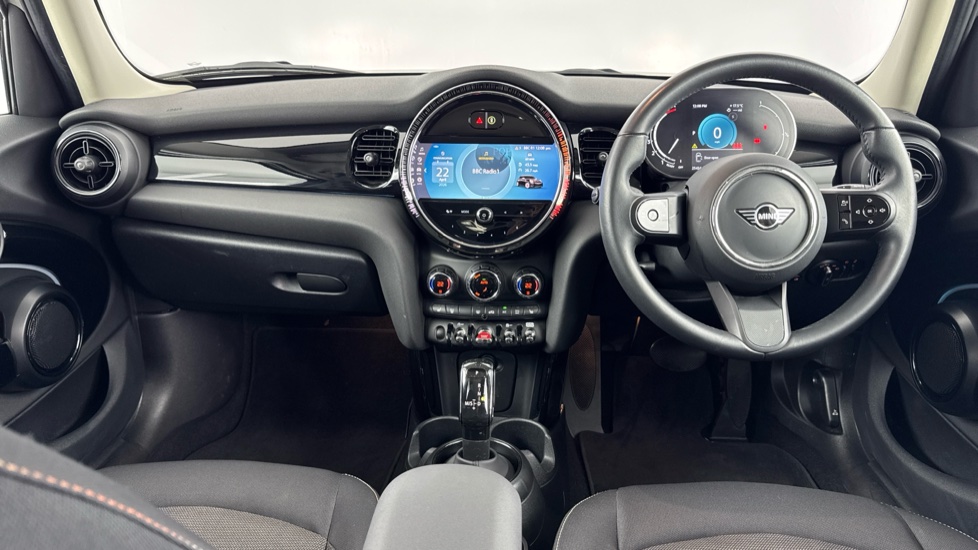 MINI Hatchback 1.5 Cooper Classic Premium 5dr Petrol Hatchback - Image 4