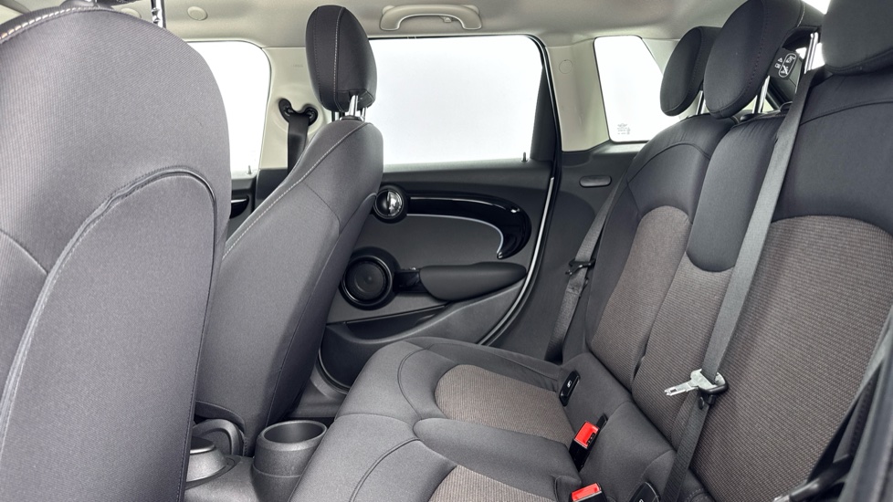 MINI Hatchback 1.5 Cooper Classic Premium 5dr Petrol Hatchback - Image 12