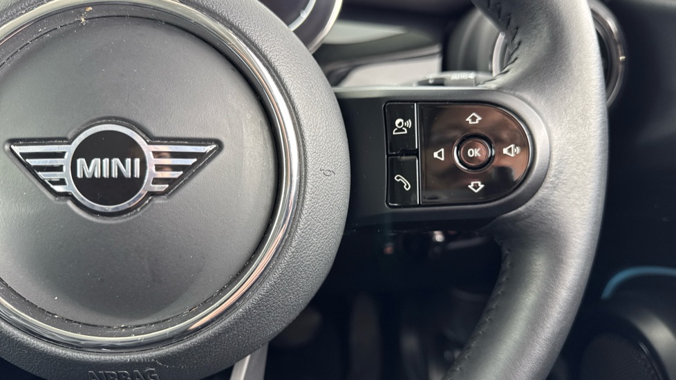 MINI Hatchback 1.5 Cooper Classic Premium 5dr Petrol Hatchback - Image 18