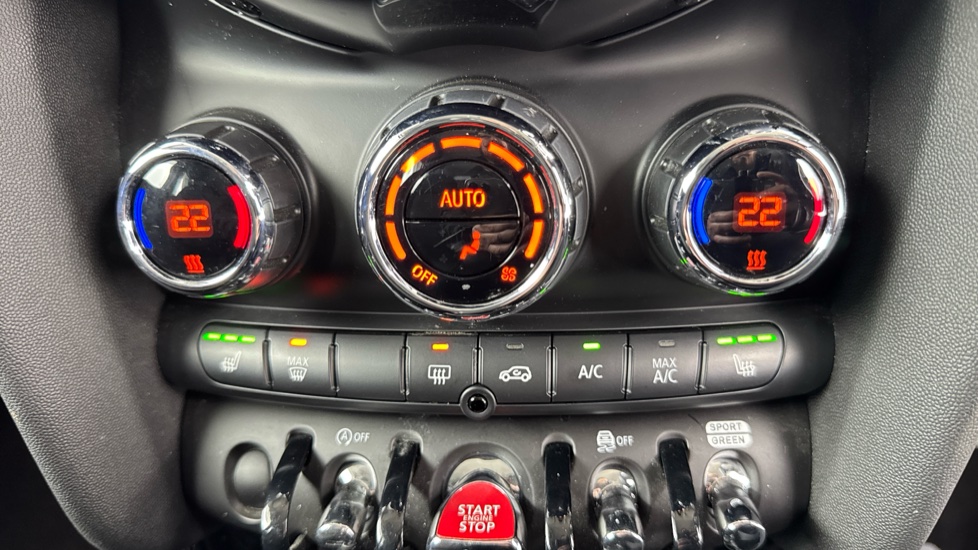 MINI Hatchback 1.5 Cooper Classic Premium 5dr Petrol Hatchback - Image 26