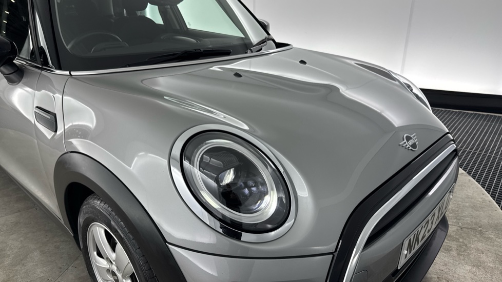 MINI Hatchback 1.5 Cooper Classic Premium 5dr Petrol Hatchback - Image 44
