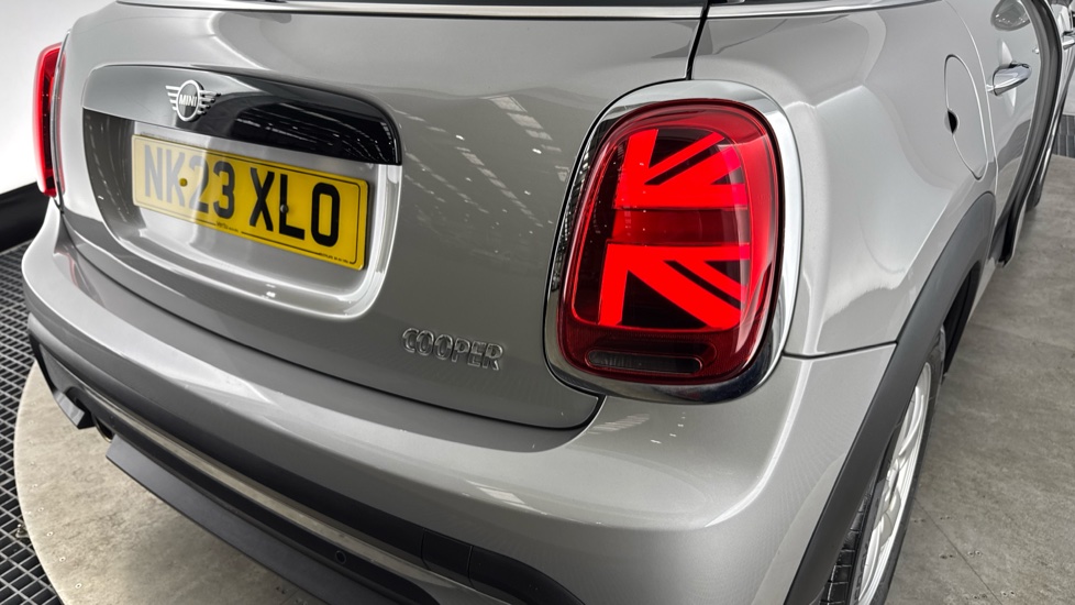 MINI Hatchback 1.5 Cooper Classic Premium 5dr Petrol Hatchback - Image 50