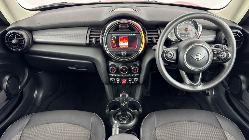 MINI Hatchback 1.5 Cooper Classic II 3dr Auto [Comfort Pack] Petrol Hatchback - Image 4
