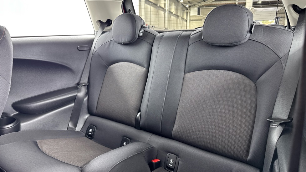 MINI Hatchback 1.5 Cooper Classic II 3dr Auto [Comfort Pack] Petrol Hatchback - Image 12