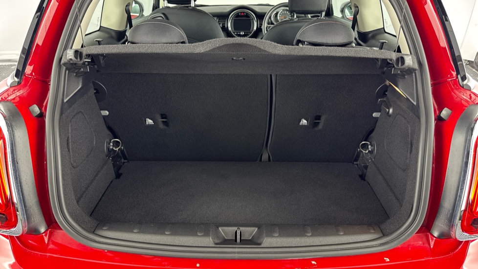 MINI Hatchback 1.5 Cooper Classic II 3dr Auto [Comfort Pack] Petrol Hatchback - Image 13
