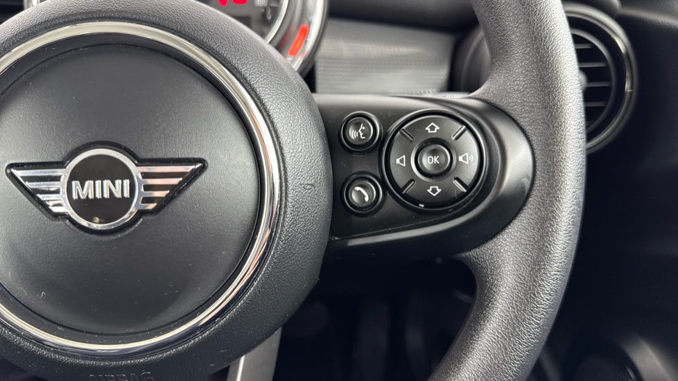 MINI Hatchback 1.5 Cooper Classic II 3dr Auto [Comfort Pack] Petrol Hatchback - Image 18