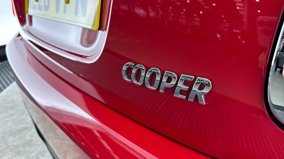 MINI Hatchback 1.5 Cooper Classic II 3dr Auto [Comfort Pack] Petrol Hatchback - Image 24