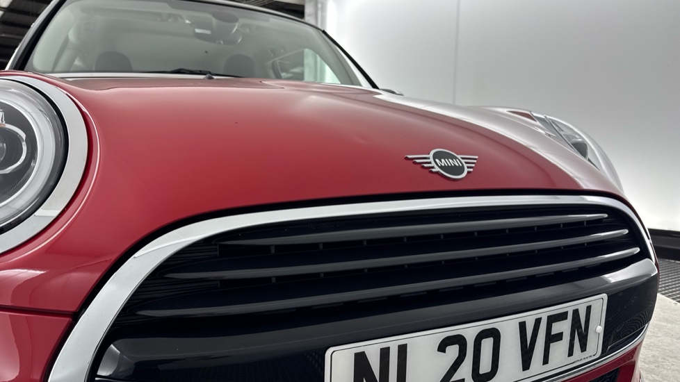 MINI Hatchback 1.5 Cooper Classic II 3dr Auto [Comfort Pack] Petrol Hatchback - Image 30
