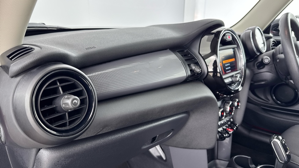 MINI Hatchback 1.5 Cooper Classic II 3dr Auto [Comfort Pack] Petrol Hatchback - Image 33