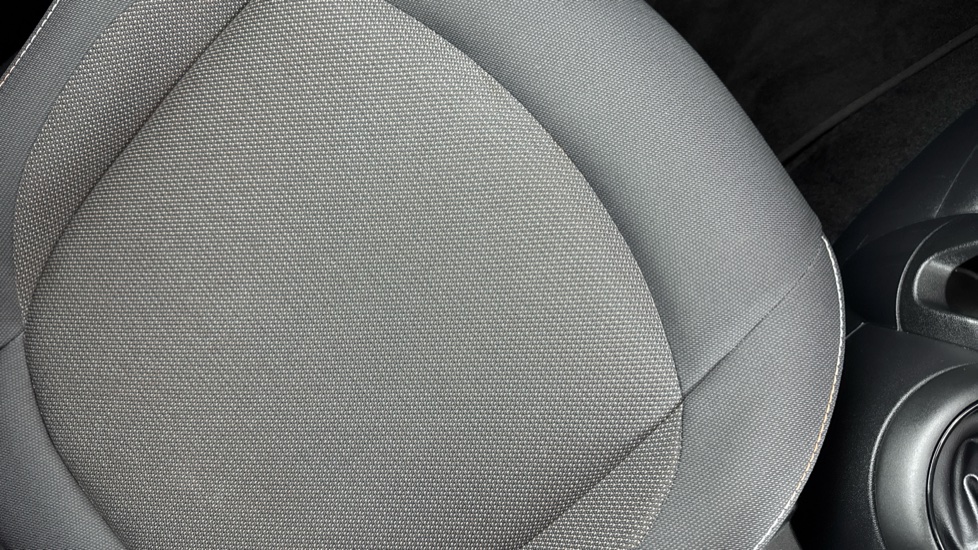 MINI Hatchback 1.5 Cooper Classic II 3dr Auto [Comfort Pack] Petrol Hatchback - Image 41