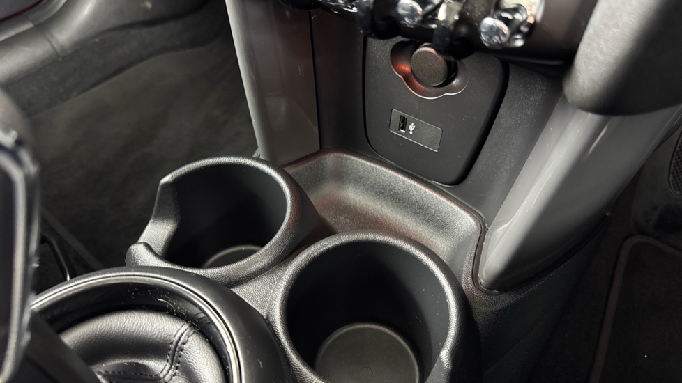 MINI Hatchback 1.5 Cooper Classic II 3dr Auto [Comfort Pack] Petrol Hatchback - Image 43