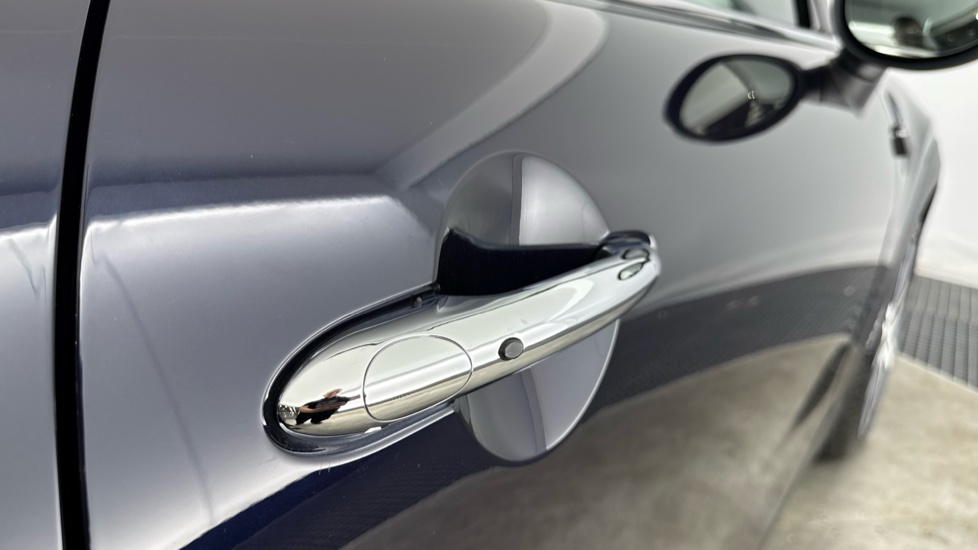 MINI Hatchback 1.5 Cooper Exclusive 3dr Auto Petrol Hatchback - Image 26