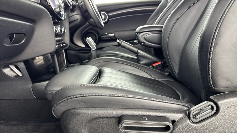 MINI Hatchback 1.5 Cooper Exclusive 3dr Auto Petrol Hatchback - Image 33