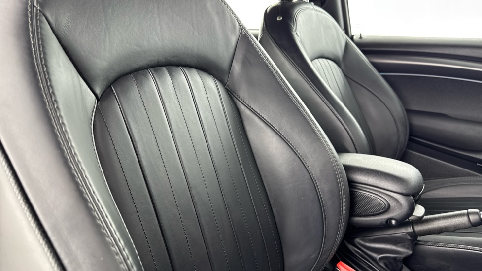 MINI Hatchback 1.5 Cooper Exclusive 3dr Auto Petrol Hatchback - Image 39