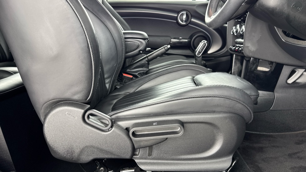MINI Hatchback 1.5 Cooper Exclusive 3dr Auto Petrol Hatchback - Image 41