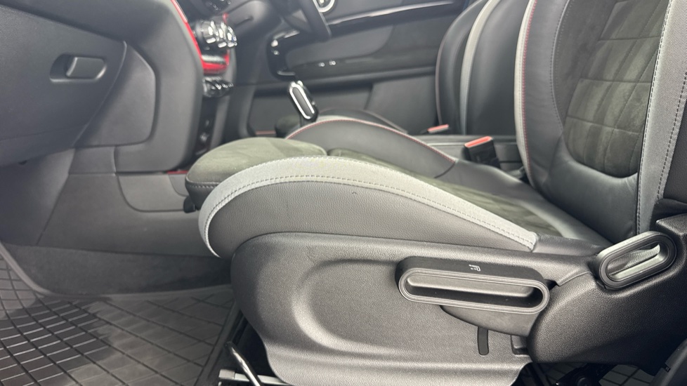 MINI Countryman 2.0 Cooper S Sport ALL4 5dr Auto Petrol Hatchback - Image 33