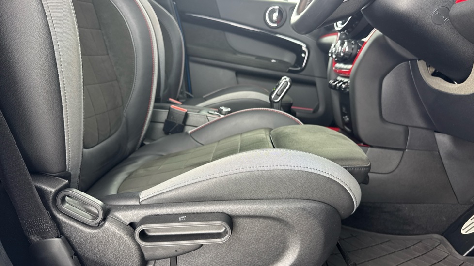 MINI Countryman 2.0 Cooper S Sport ALL4 5dr Auto Petrol Hatchback - Image 40