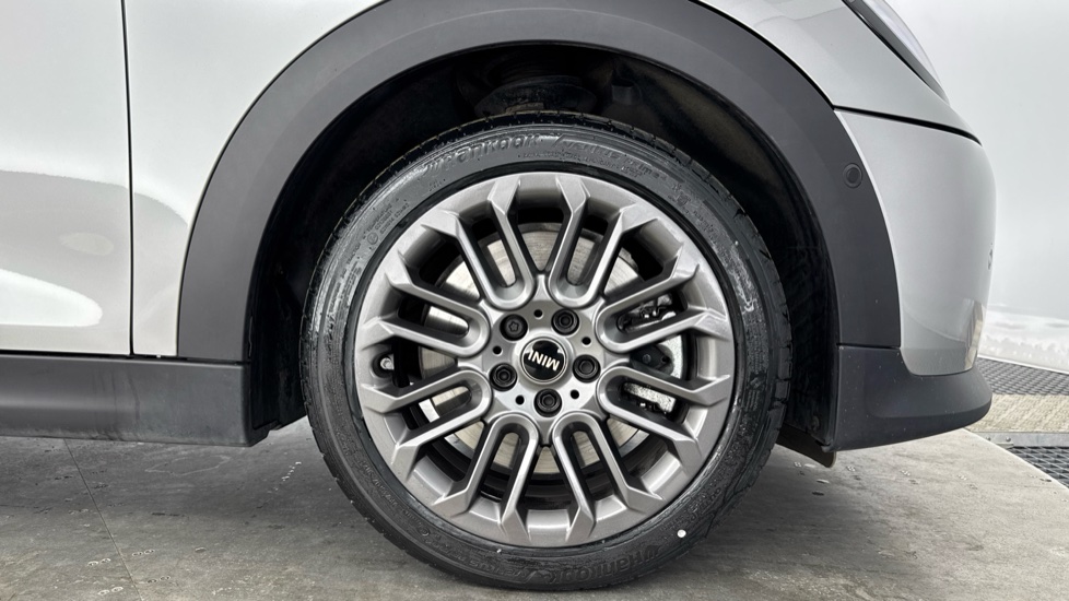MINI Cooper 2.0 S Classic 5dr Auto Petrol Hatchback - Image 14