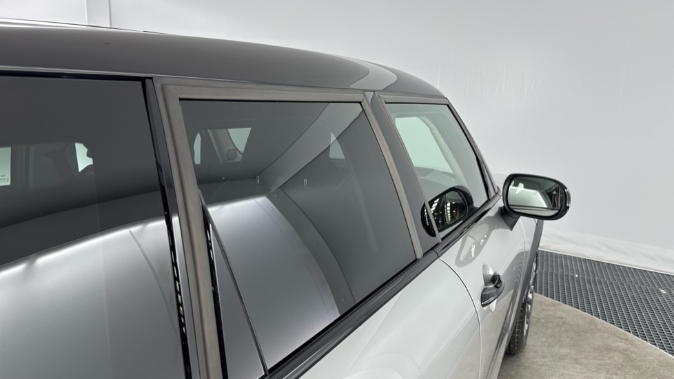MINI Cooper 2.0 S Classic 5dr Auto Petrol Hatchback - Image 28