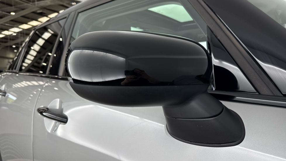 MINI Cooper 2.0 S Classic 5dr Auto Petrol Hatchback - Image 31
