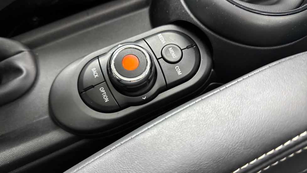 MINI Hatchback 1.5 Cooper II 5dr Auto [Chili Pack] Petrol Hatchback - Image 19